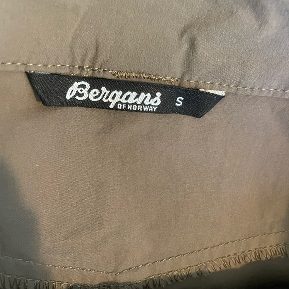 Bergans of Norway Women’s “Utne Lady Shorts”, Brown with Salmon Pink Contrast. - Picture 5 of 8